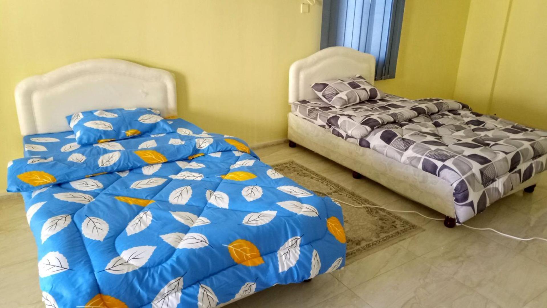 Salem House Hostel *
