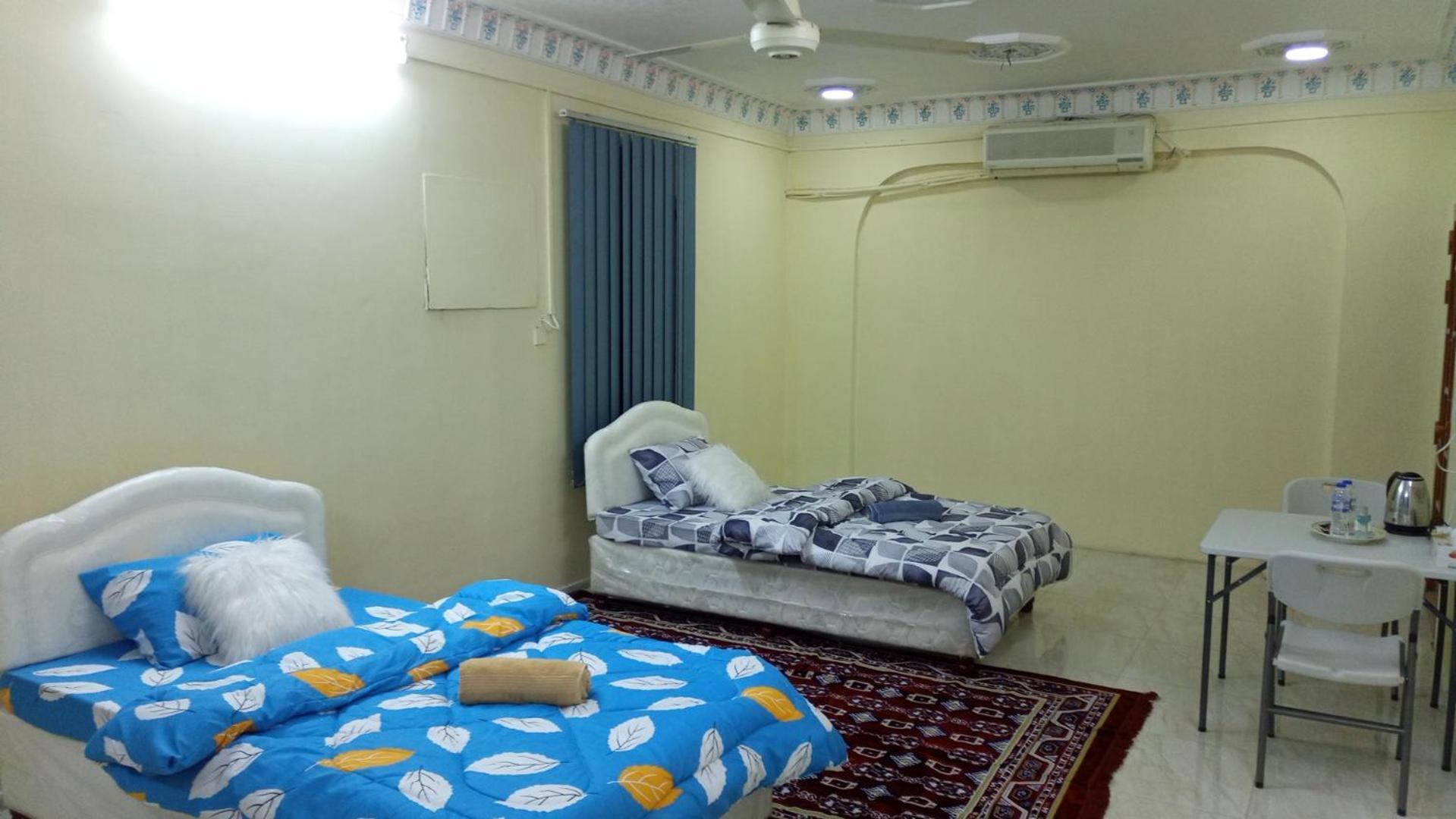 Salem House Hostel *