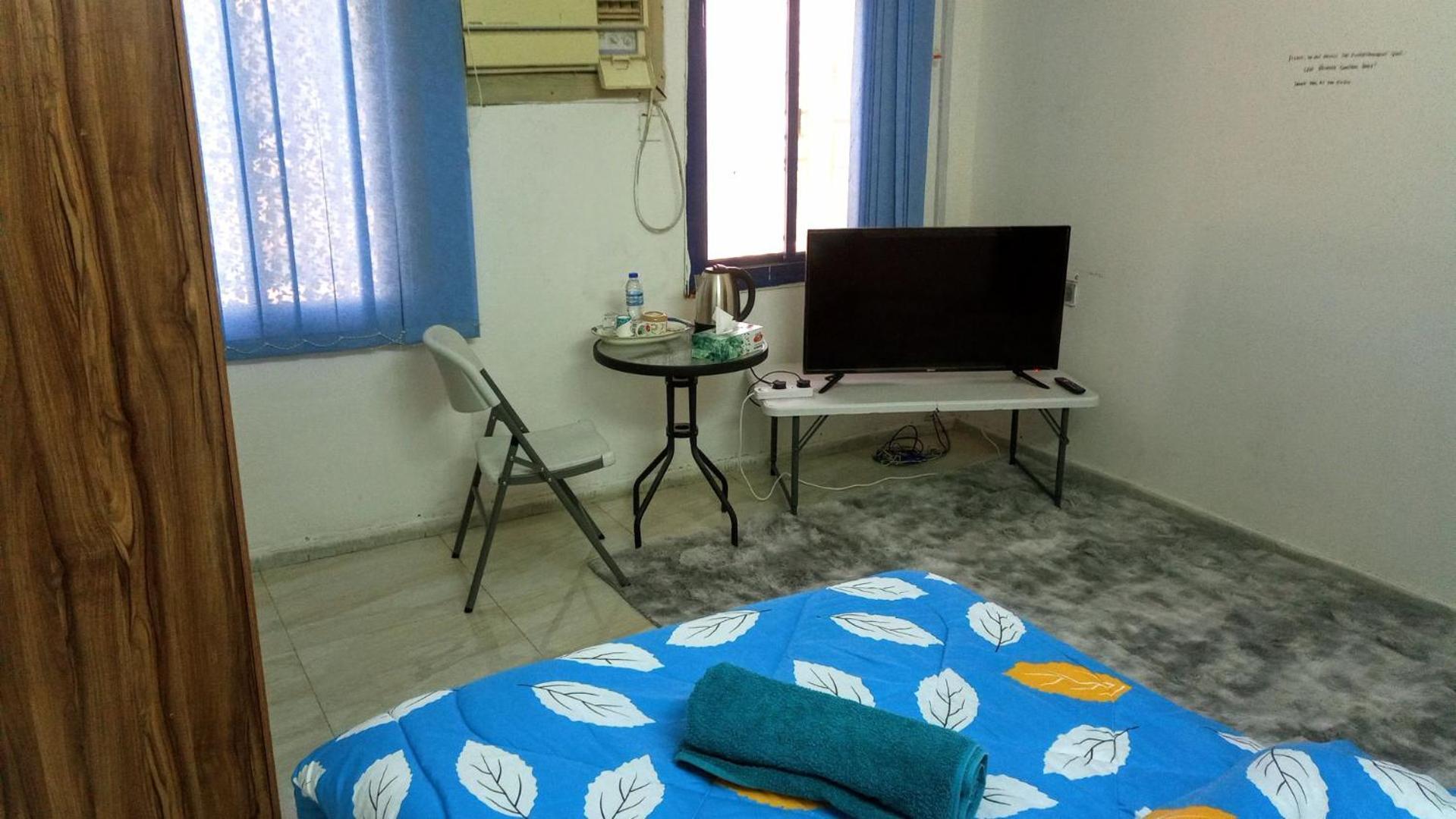 Salem House Hostel *